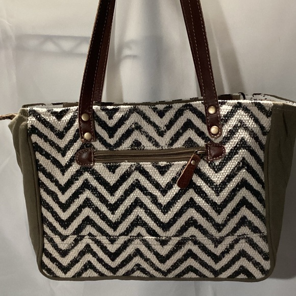 Myra‎ Chevron Patterned Tote Bag with Brown Straps - Picture 7 of 8